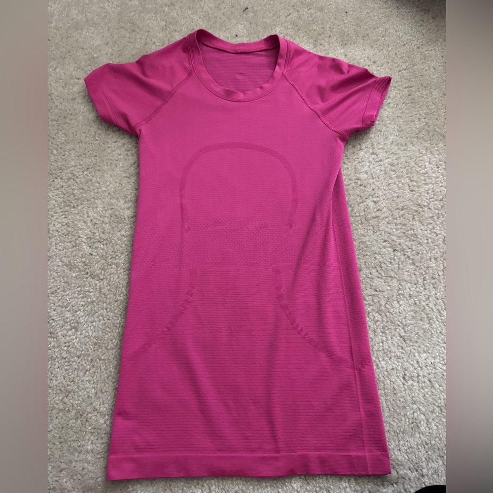 Swiftly Tech Short-Sleeve Shirt